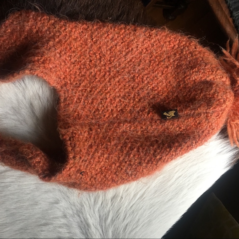 Peruvian wool hat - Picture 2 of 4